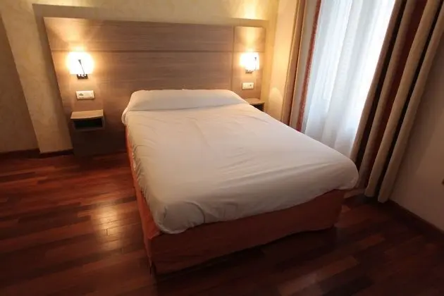 Classic Tek Büyük Yataklı Oda