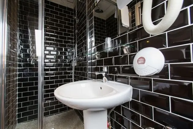 Classic Tek Büyük Yataklı Oda