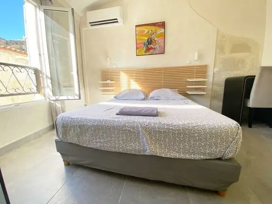 Classic Tek Büyük Yataklı Oda (2)