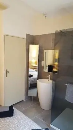 Classic Tek Büyük Yataklı Oda (2)