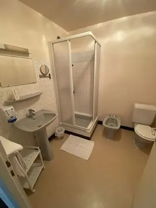 Üç Kişilik Oda, 3 Tek Kişilik Yatak