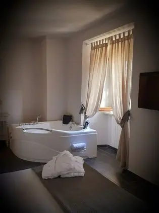Deluxe Tek Büyük Yataklı Oda, Küvet