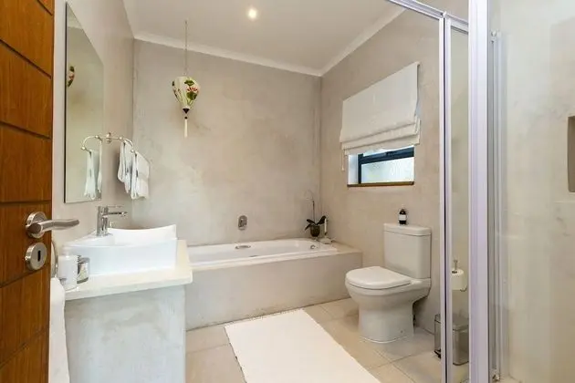 Luxury Tek Büyük veya İki Ayrı Yataklı Oda, 1 En Büyük (King) Boy Yatak, Veranda, Golf Manzaralı