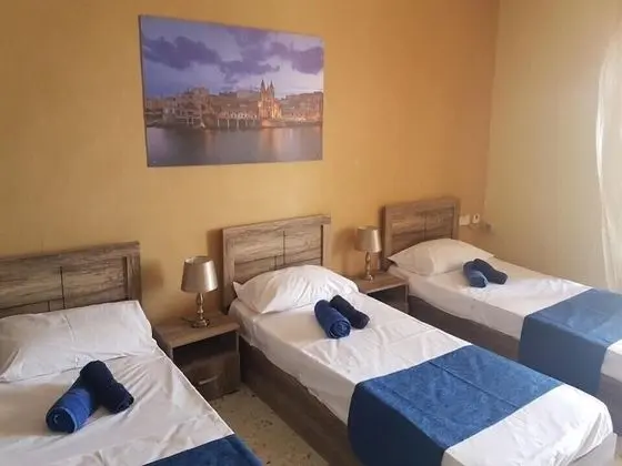 Üç Kişilik Oda