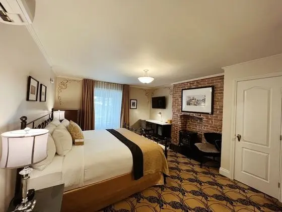 Comfort Büyük Yataklı Tek Kişilik Oda