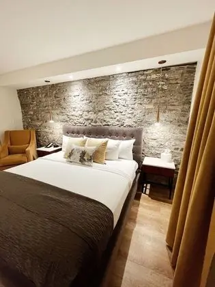 Comfort Büyük Yataklı Tek Kişilik Oda