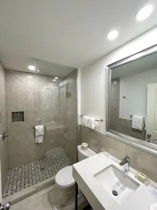Comfort Büyük Yataklı Tek Kişilik Oda