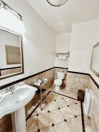 Comfort Büyük Yataklı Tek Kişilik Oda