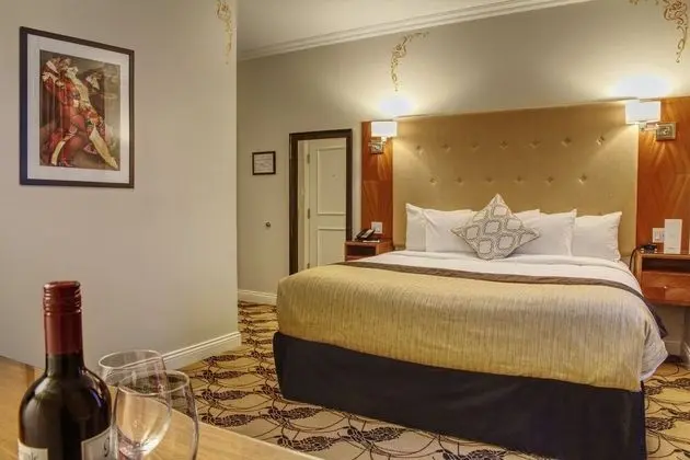 Comfort Büyük Yataklı Tek Kişilik Oda