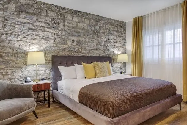 Comfort Büyük Yataklı Tek Kişilik Oda