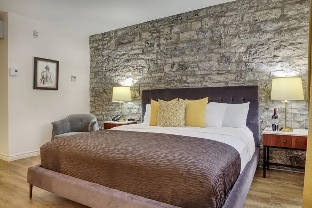 Comfort Büyük Yataklı Tek Kişilik Oda