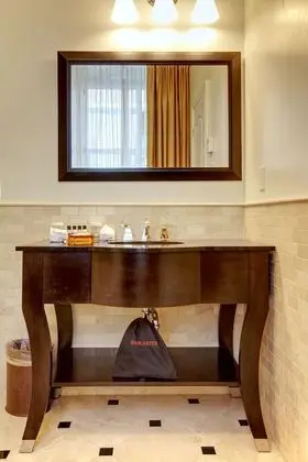 Comfort Büyük Yataklı Tek Kişilik Oda