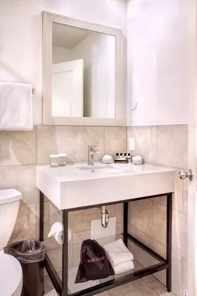 Comfort Büyük Yataklı Tek Kişilik Oda