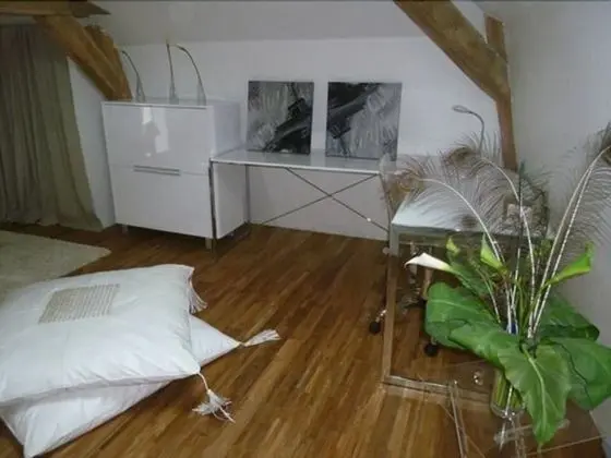 Tek Büyük Yataklı Oda (Blanche)