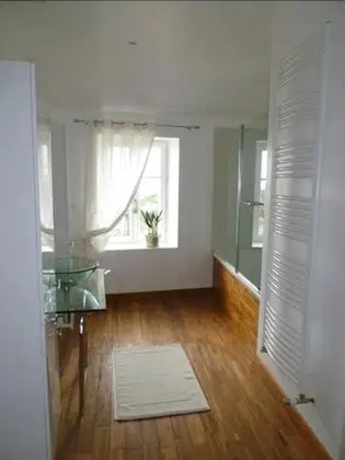 Tek Büyük Yataklı Oda (Blanche)