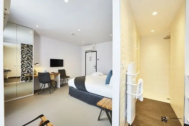 Comfort Tek Büyük Yataklı Oda