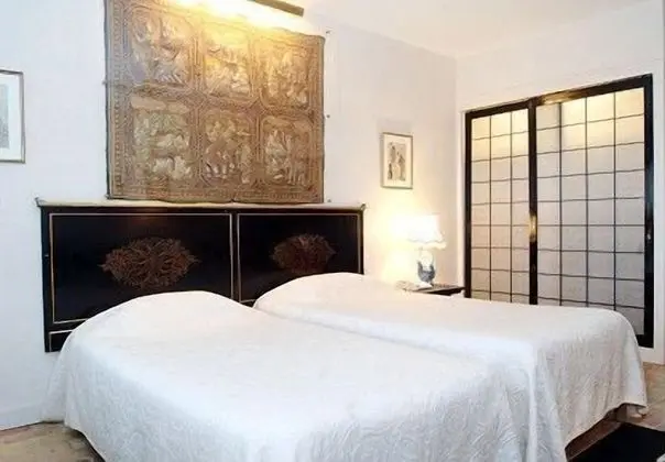 Premium Tek Büyük Yataklı Oda