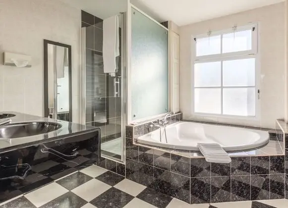 Premium Tek Büyük Yataklı Oda