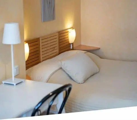 Comfort Tek Büyük Yataklı Oda