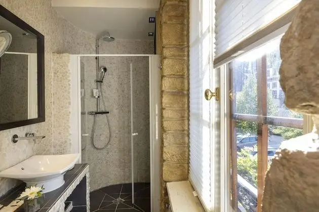 Comfort Tek Büyük veya İki Ayrı Yataklı Oda