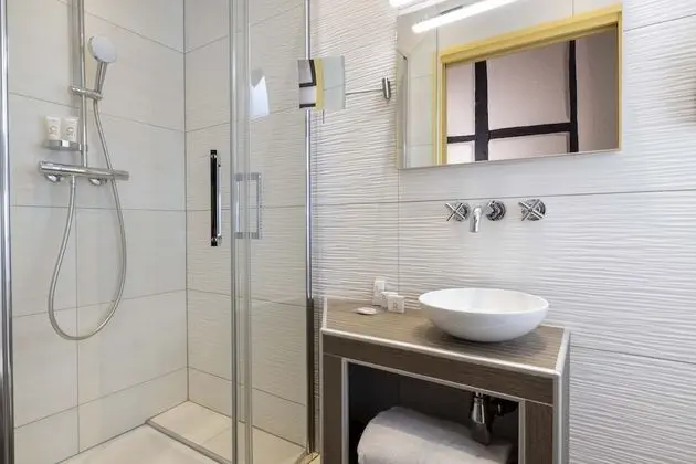 Comfort Tek Büyük veya İki Ayrı Yataklı Oda