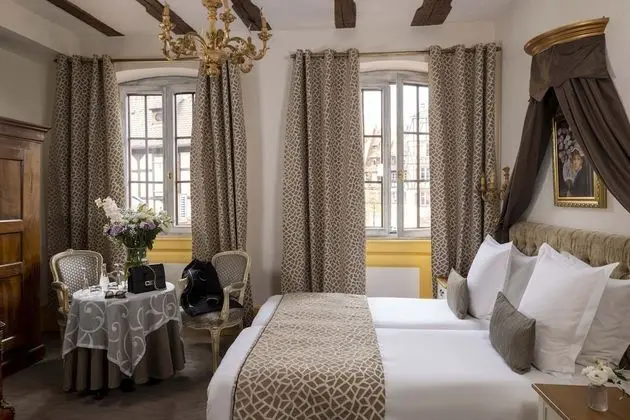 Deluxe Tek Büyük Yataklı Oda