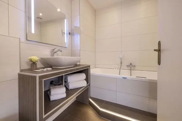 Deluxe Tek Büyük Yataklı Oda