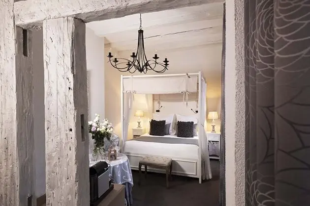 Deluxe Tek Büyük Yataklı Oda (Baldaquin)