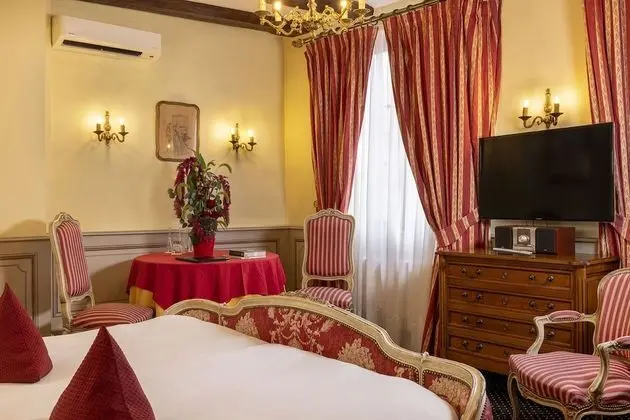 Deluxe Tek Büyük Yataklı Oda, Sıcak Su Küveti