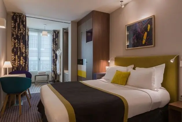 Tek Büyük Yataklı Oda, Bağlantılı Odalar