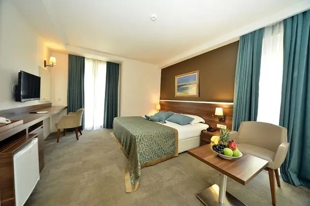 Deluxe Üç Kişilik Oda