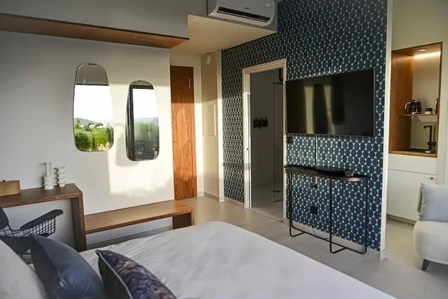 Deluxe Tek Büyük Yataklı Oda, Teras, Deniz Manzaralı