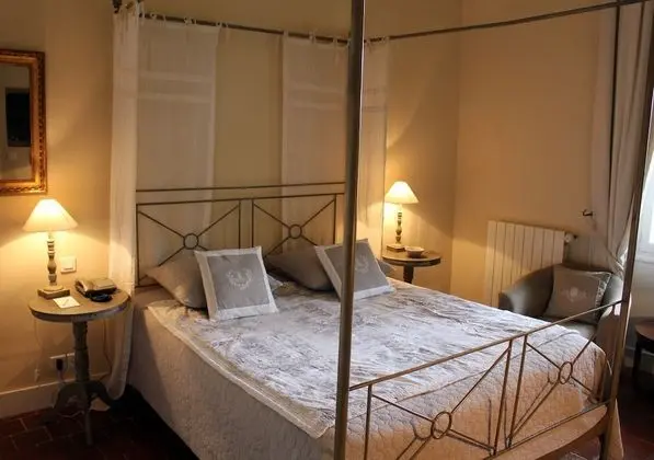 Luxury Tek Büyük Yataklı Oda