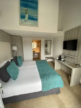 Club Tek Büyük Yataklı Oda