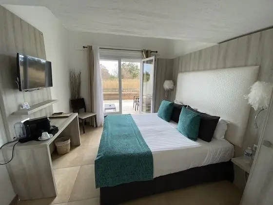 Club Tek Büyük Yataklı Oda