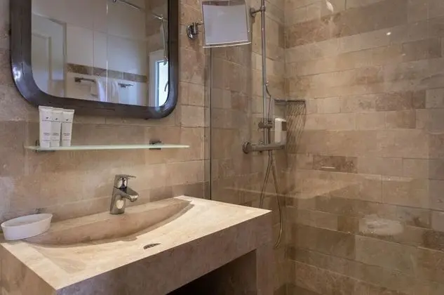 Standard Tek Büyük Yataklı Oda