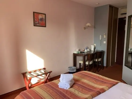 Classic Tek Büyük Yataklı Oda