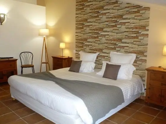 Standard Tek Büyük Yataklı Oda, Özel Banyo (De Surga)