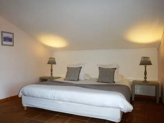 Standard Tek Büyük Yataklı Oda, Özel Banyo (El Miura)