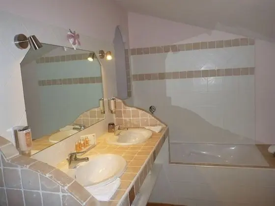 Standard Tek Büyük Yataklı Oda, Özel Banyo (El Miura)