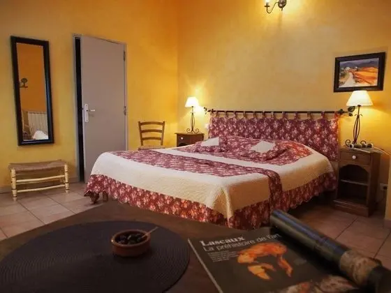 Standard Üç Kişilik Oda, Banyolu/Duşlu (Tournesol)