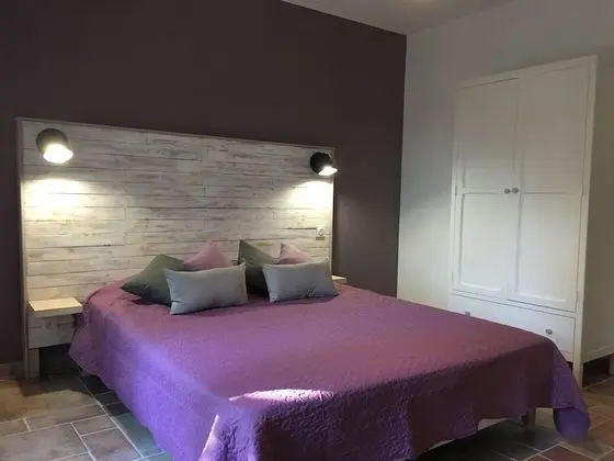 Superior Tek Büyük Yataklı Oda, Özel Banyo, Havuz Manzaralı