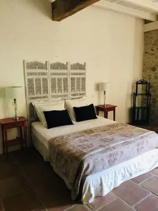 Tek Büyük Yataklı Oda (Louise Bonne)