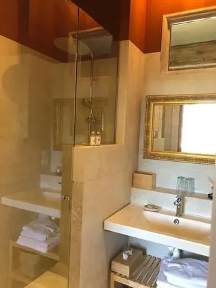 Superior Tek Büyük Yataklı Oda, Bahçe Manzaralı (Occitane)