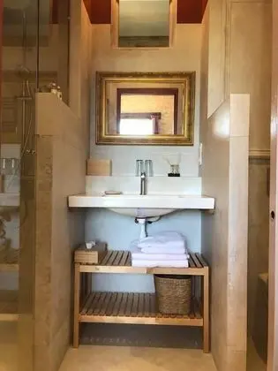 Superior Tek Büyük Yataklı Oda, Bahçe Manzaralı (Ocre)