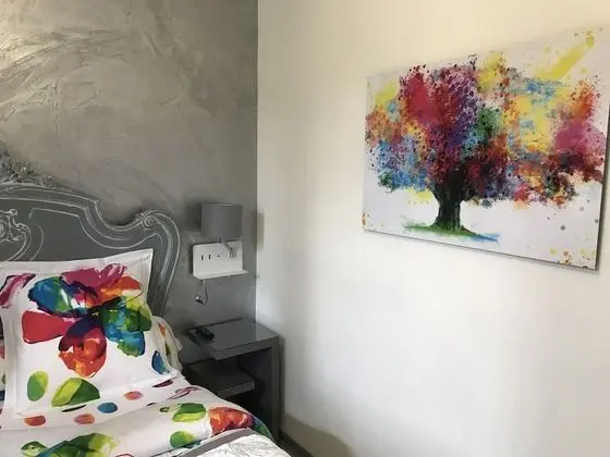 Comfort Double Room, 1 Queen Bed, Private Bathroom, Pool View (Chambre Money)