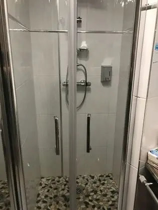 Comfort Double Room, 1 Queen Bed, Private Bathroom, Pool View (Chambre Money)