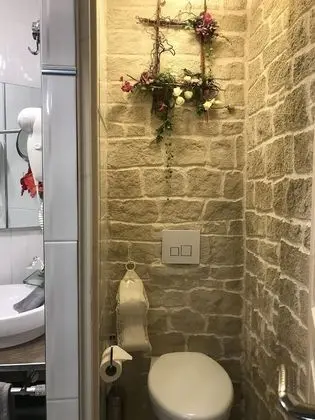 Comfort Double Room, 1 Queen Bed, Private Bathroom, Pool View (Chambre Money)