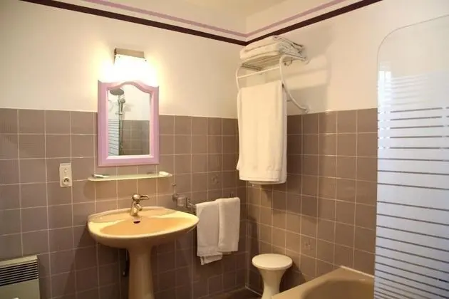 Standard Dört Kişilik Oda, Özel Banyo