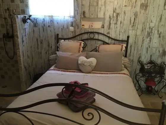 Superior Üç Kişilik Oda, Banyolu/Duşlu, Havuz Manzaralı